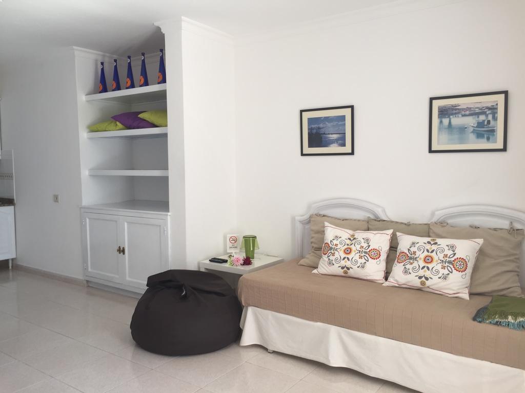 Apartamentos Flamboyant Adults Only Puerto del Carmen  Oda fotoğraf
